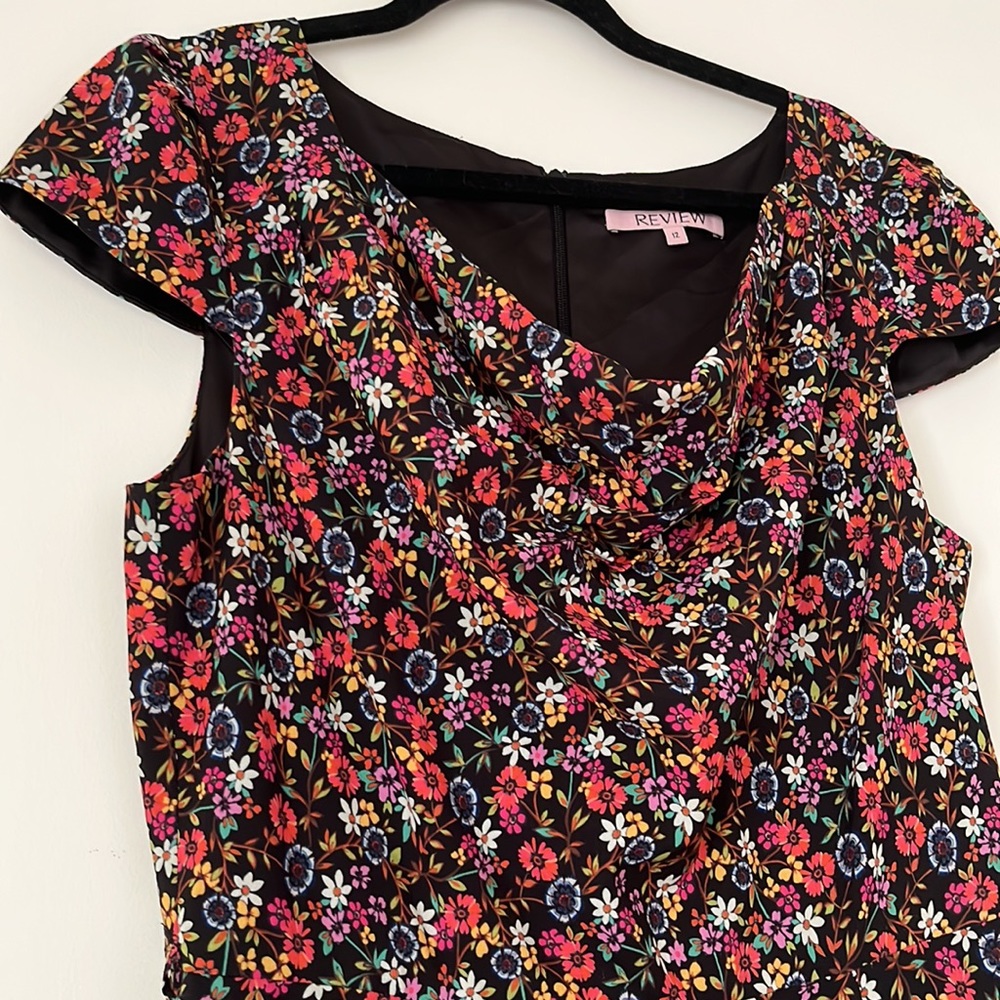 REVIEW Daisy Chain Black Floral Fit and Flare Midi Dress - Picture 7 of 14